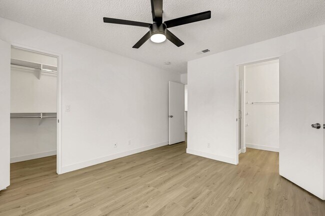 Building Photo - Remodeled 2 bedroom condo