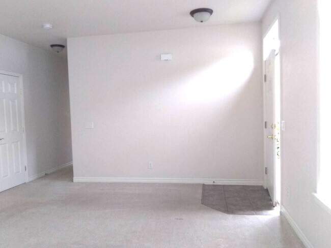 Building Photo - Beautiful 3 Bedroom, 2 Bathroom Home on Samish Hill!