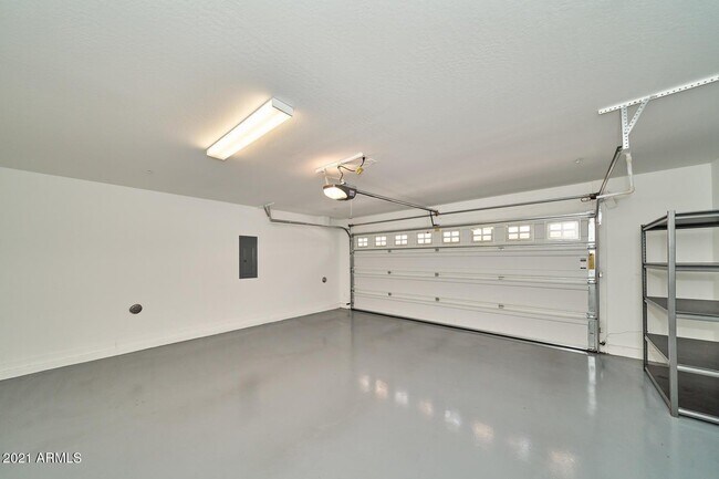 Building Photo - 240 W Juniper Ave