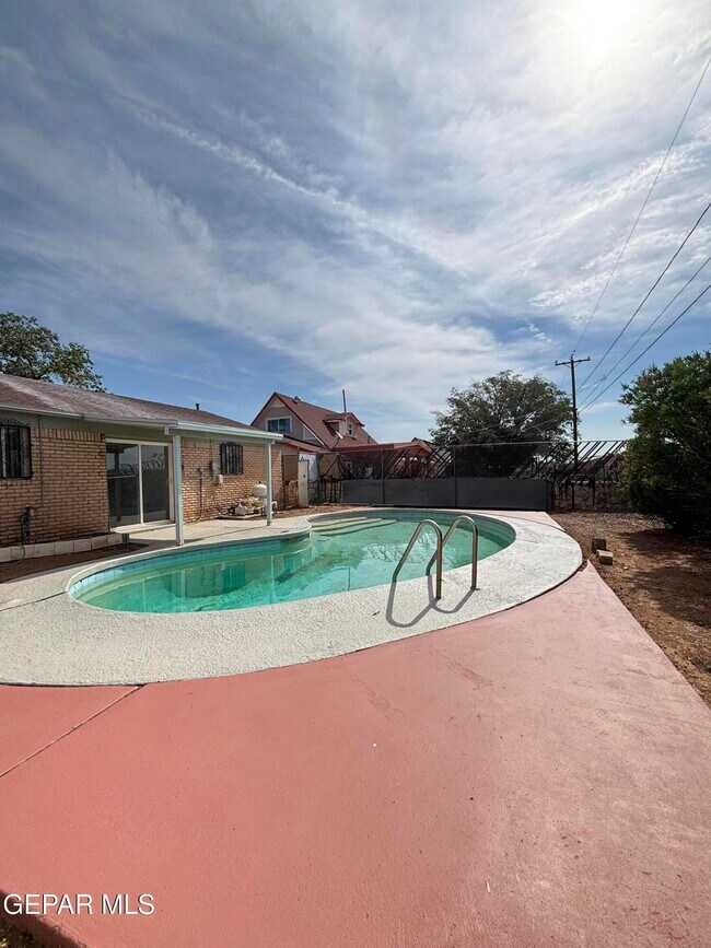 Building Photo - 5808 Dearborne Dr