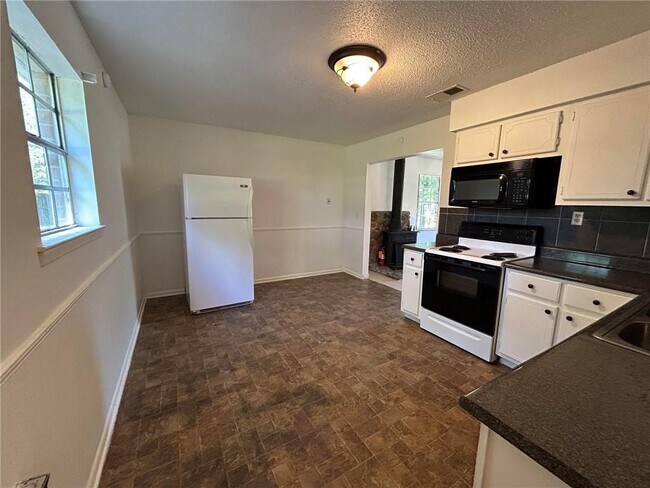 Building Photo - 5178 Fairview Highland Dr