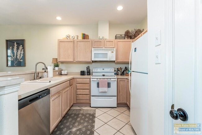 Building Photo - 29 Torrey Pines Dr