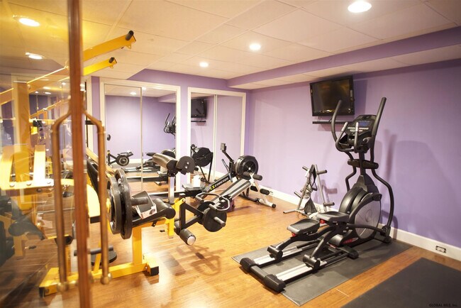 Building Photo - 32 Flat Rock Rd