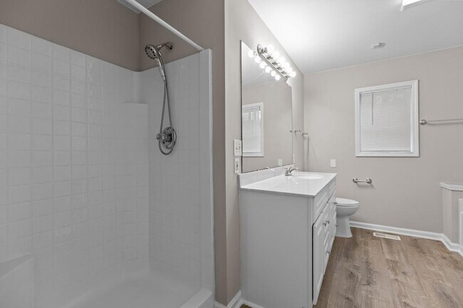 Building Photo - 631 Saddlewood Dr