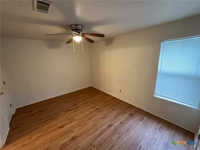 Building Photo - 1407 Dugger Cir