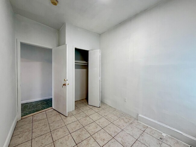 Building Photo - 94 Ferry St