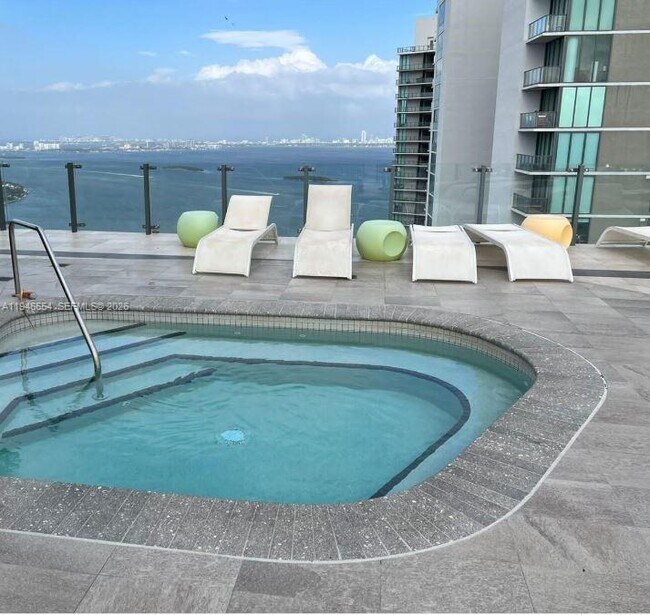 Building Photo - 501 NE 31st St