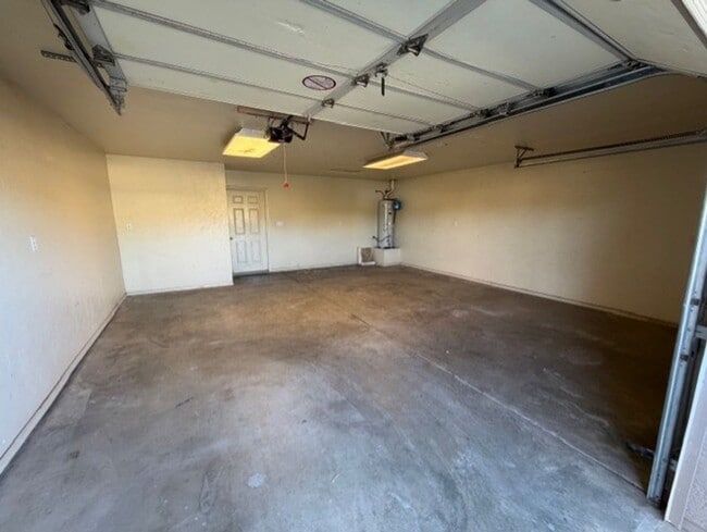 Building Photo - 9751 E Magma Dr