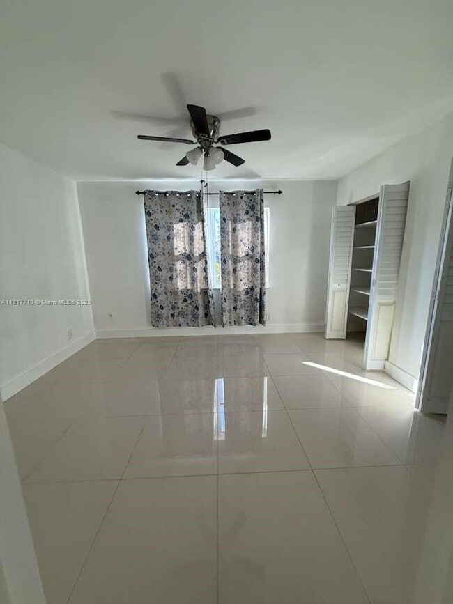 Building Photo - 6200 NE 22nd Way