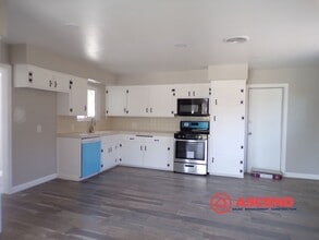 Building Photo - Charming 3 Bedroom, 2 Bathroom Home with Spacious Yard