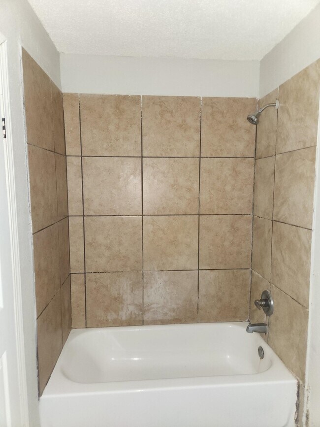 Building Photo - 281 Bond Ave