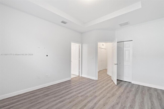 Building Photo - 177 SE 33rd Pl