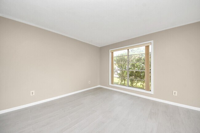 Building Photo - 1307 Glen Echo Dr