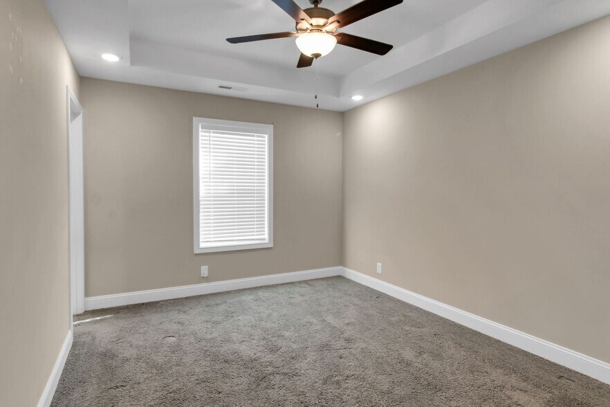 Building Photo - 1037 Whitney Dr