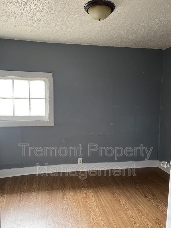 Building Photo - 1218 E 35th St