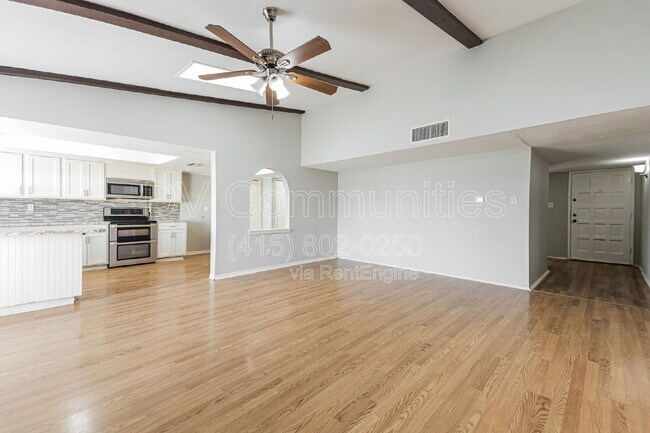 Building Photo - 409 Hardwood Trail