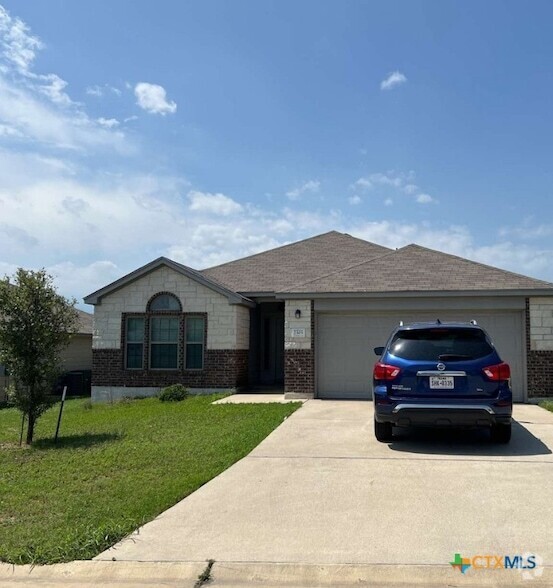 Building Photo - 2305 Vicksburg Ln