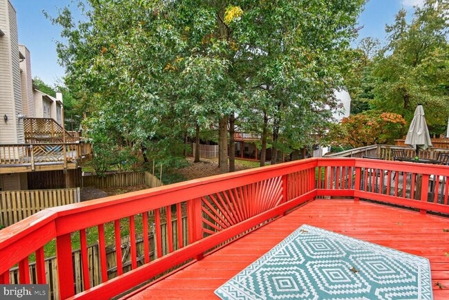 Building Photo - 1605 Woodview Ct