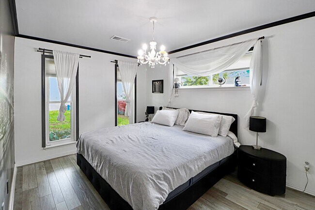 Building Photo - 5951 Yarwell Dr