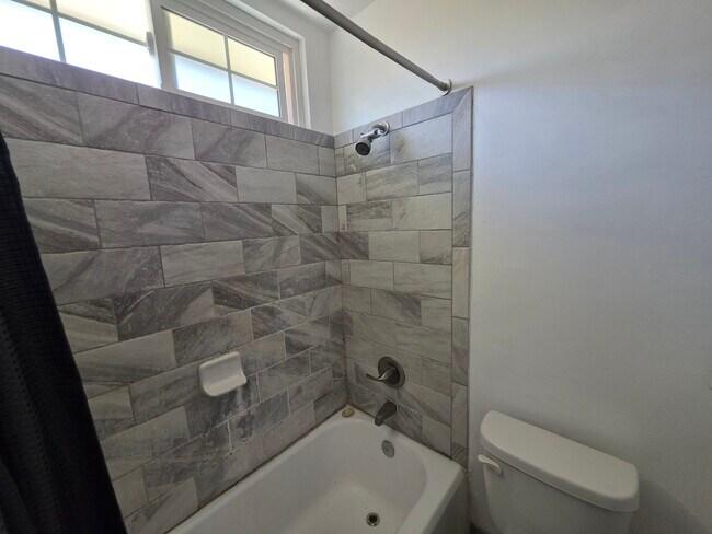 Building Photo - 1349 W 35th Pl
