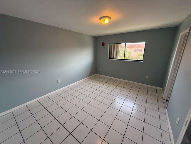 Building Photo - 5400 W 21st Ct