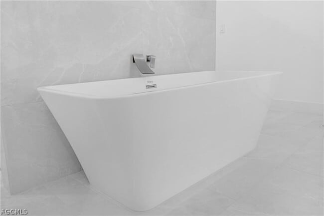 Building Photo - 2001 NW 25th Ave