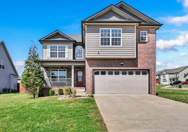 Building Photo - Close to Fort Campbell and MOVE IN READY!