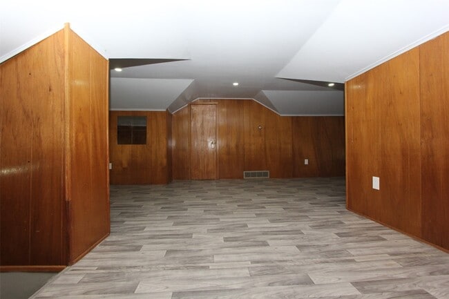 Building Photo - 12 George St