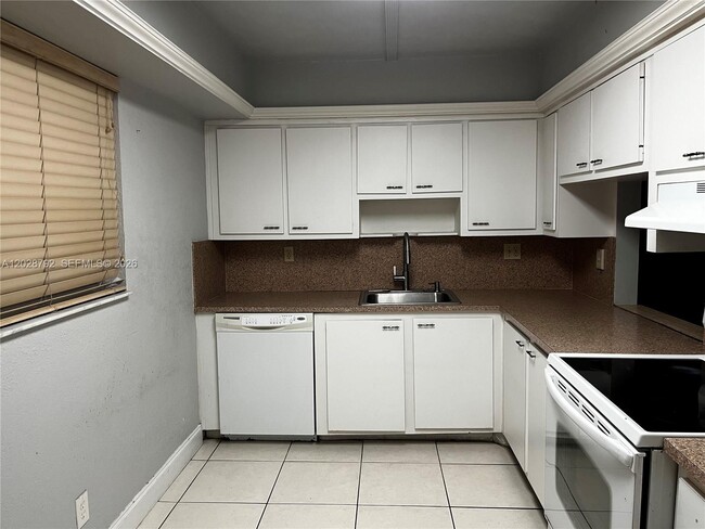 Building Photo - 7000 Nova Dr