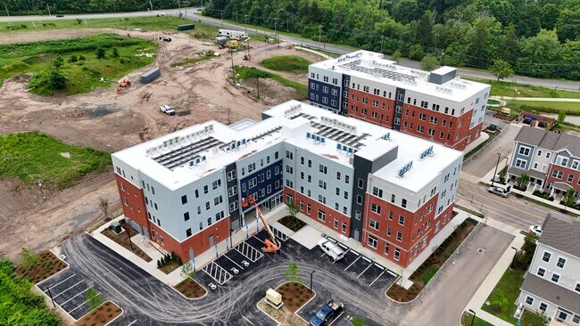 Building Photo - Heights at Village at Park River