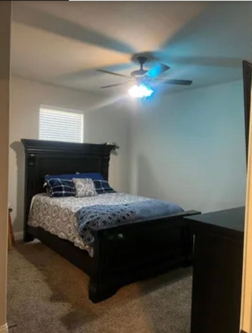 Building Photo - 7109 Lake Village Ct