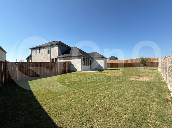 Building Photo - 714 Melody Hl Dr