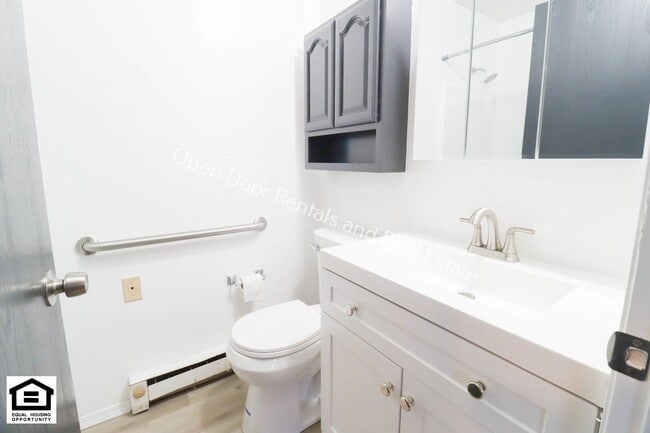 Building Photo - 608 W Dennis St