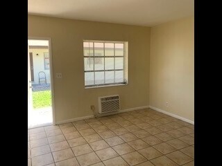 Building Photo - 148 NW 40th Ct