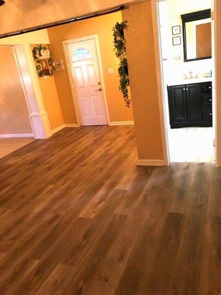 Building Photo - 304 SW 2nd St