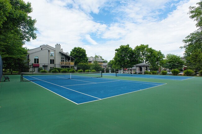 Building Photo - Townhome in the desired Chesapeake Harbour!!!