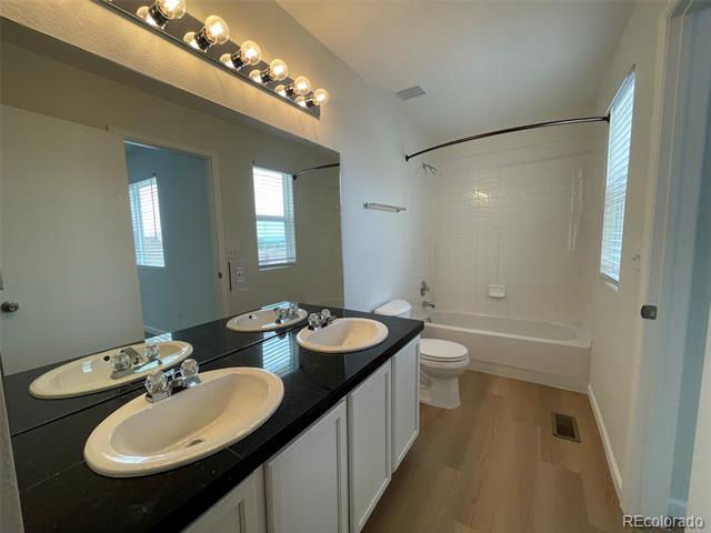 Building Photo - 2238 Dogwood Dr