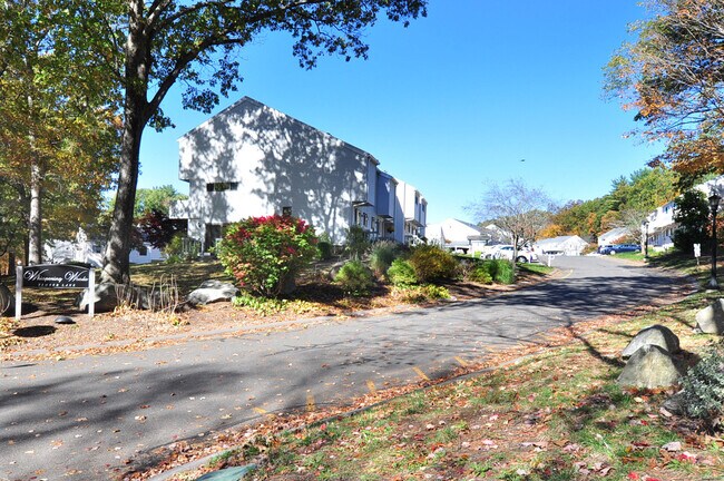 Building Photo - 305 Timber Ln