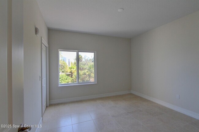 Building Photo - 1465 S Harbor City Blvd