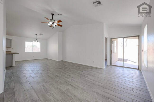Building Photo - 4Bed/2Bath House in Buckeye! Move-In Ready on 06/04/2026!