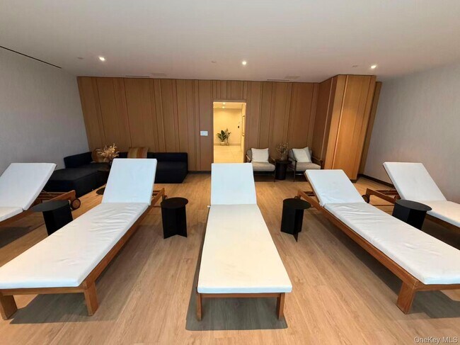 Building Photo - 131-02B 40th Rd