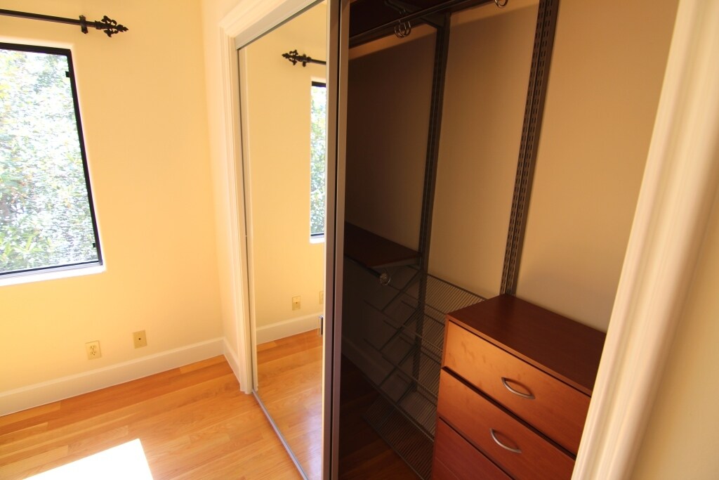 Building Photo - 600 N Sweetzer Ave