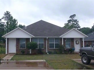 Building Photo - 100 Elm Creek