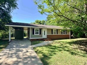 Building Photo - 111 Marilyn Dr