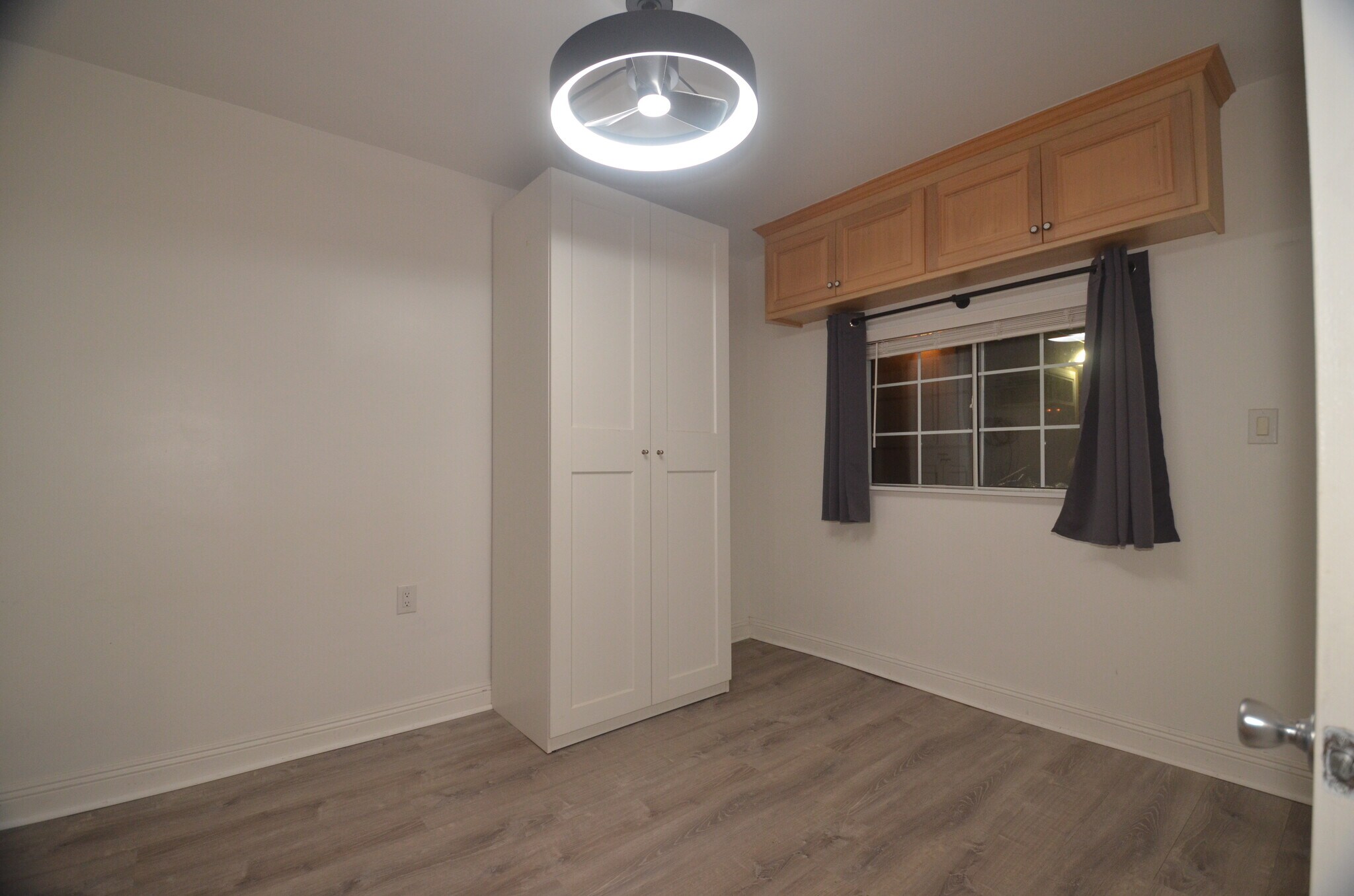 Building Photo - 19201 Strathern St