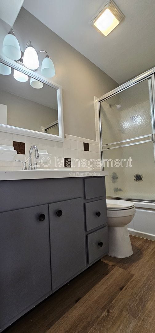 Building Photo - 3813 Briar Pl