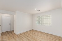 Building Photo - 861 Vegas Valley Dr