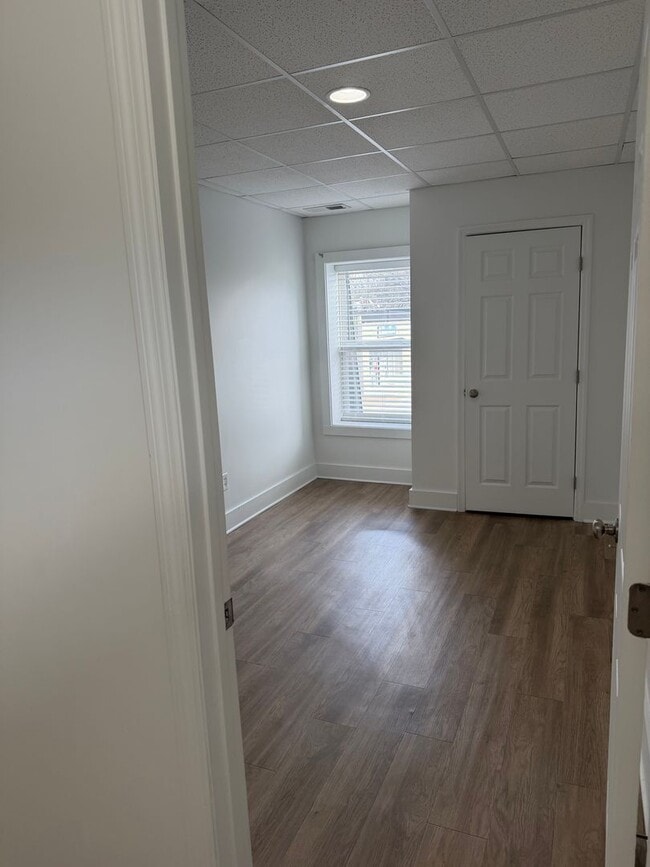 Building Photo - 400 Gallatin Ave