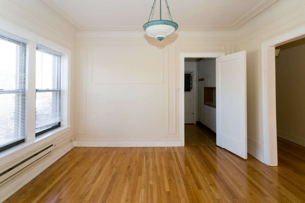 Building Photo - 1326 Oak Ave