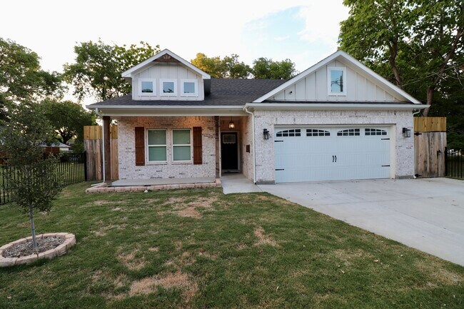 Primary Photo - 2009 Toronto St